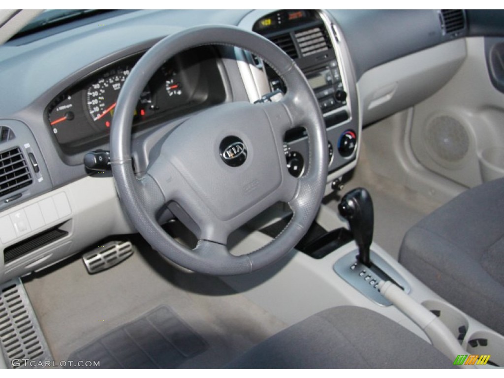 2006 Spectra Spectra5 Hatchback - Clear Silver / Gray photo #14