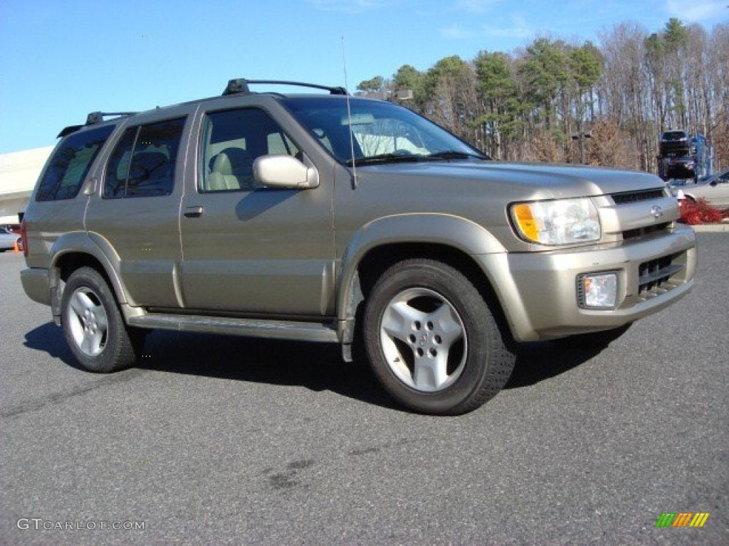 2002 QX4 4x4 - Golden Sand Metallic / Stone Beige photo #2