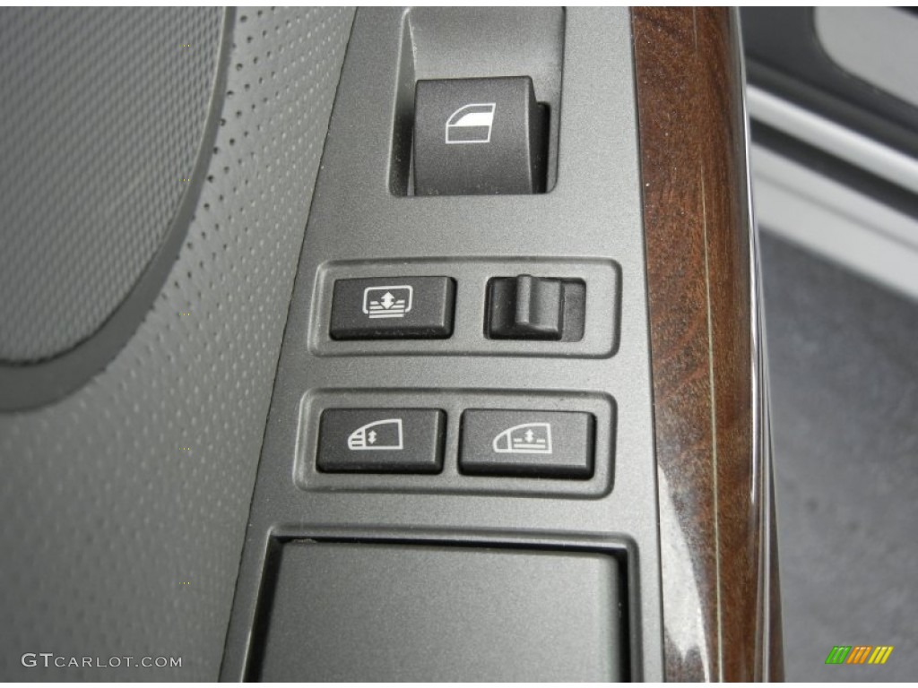 2005 BMW 7 Series 745i Sedan Controls Photo #59000479