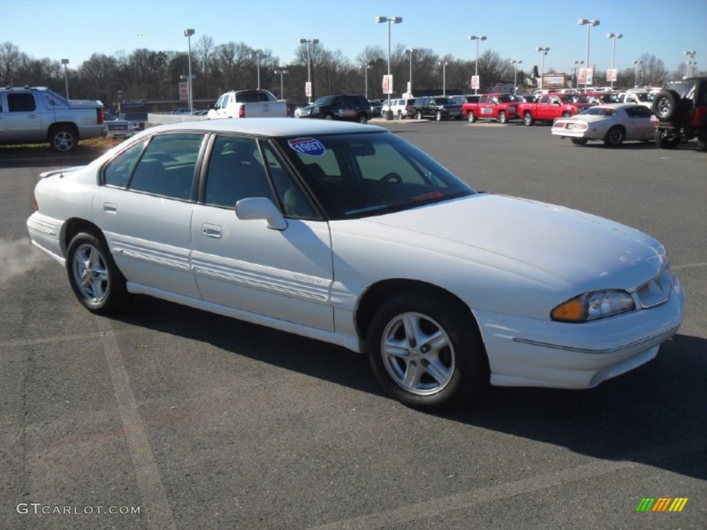 1997 Bonneville SE - White / Pewter photo #5