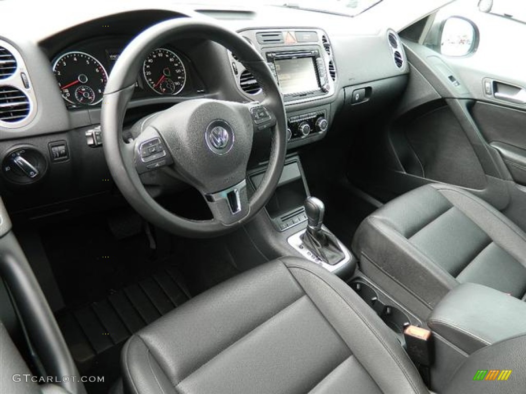 Charcoal Interior 2011 Volkswagen Tiguan SEL Photo #59006836