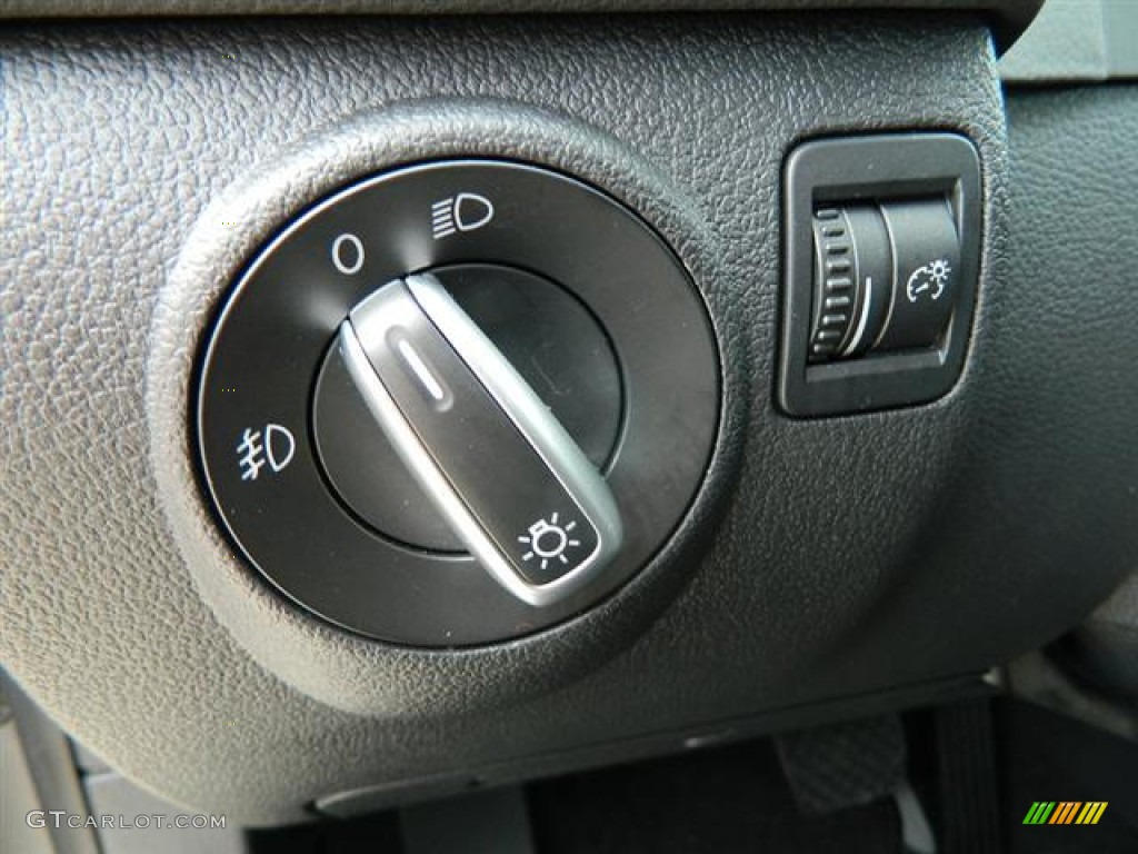 2011 Volkswagen Tiguan SEL Controls Photo #59006872