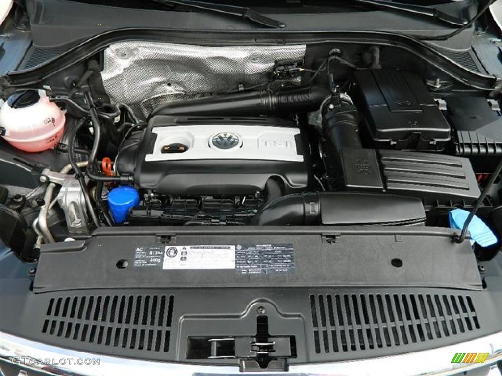 2011 Volkswagen Tiguan SEL Engine Photos