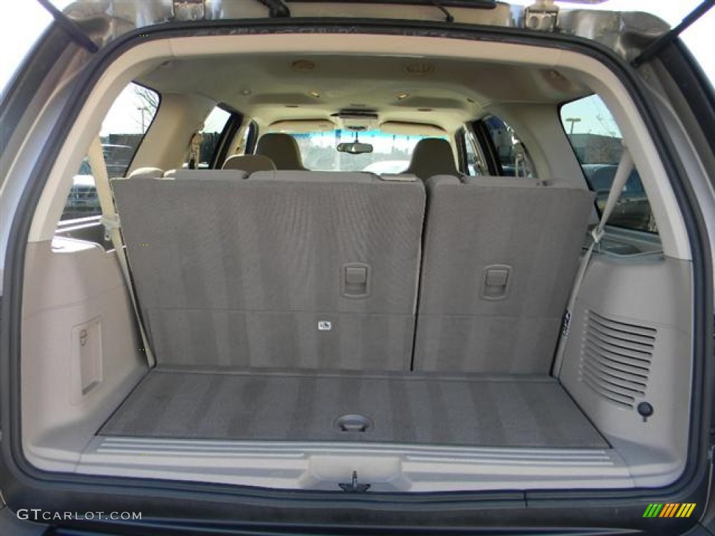 2003 Expedition XLT - Arizona Beige Metallic / Medium Parchment photo #7