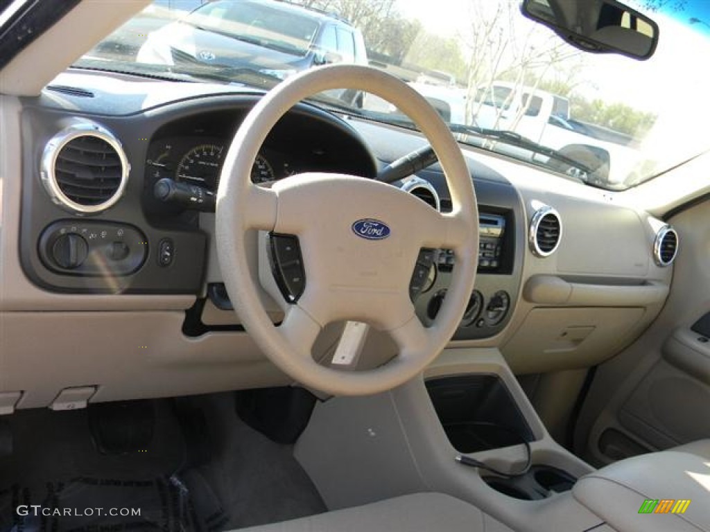 2003 Expedition XLT - Arizona Beige Metallic / Medium Parchment photo #13