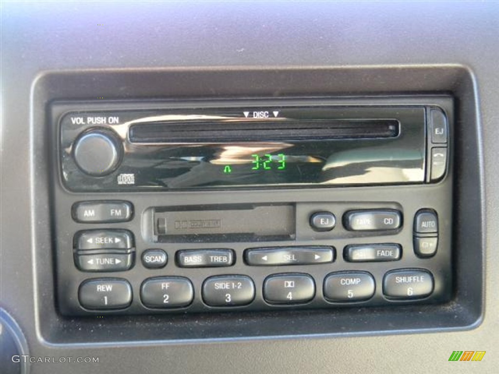 2003 Expedition XLT - Arizona Beige Metallic / Medium Parchment photo #15