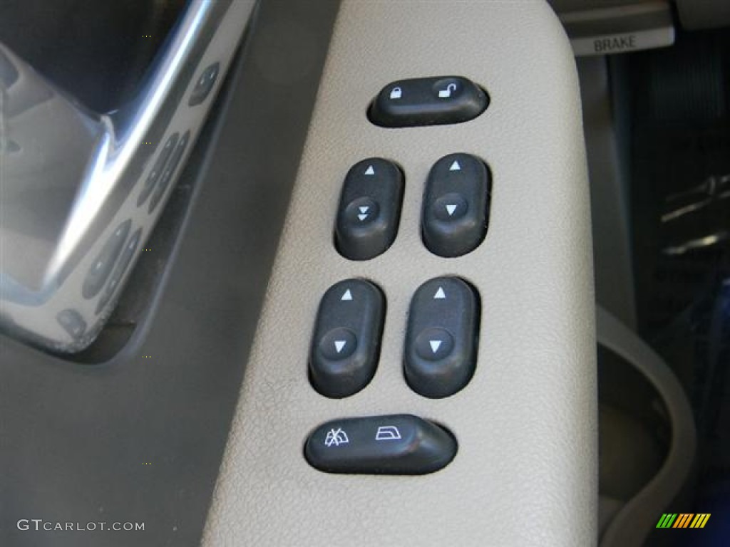 2003 Expedition XLT - Arizona Beige Metallic / Medium Parchment photo #17