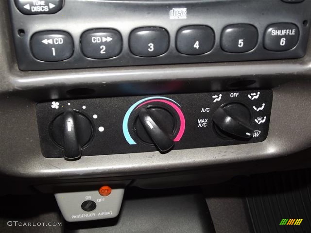 2002 Mazda B-Series Truck B3000 Dual Sport Regular Cab Controls Photo #59016248