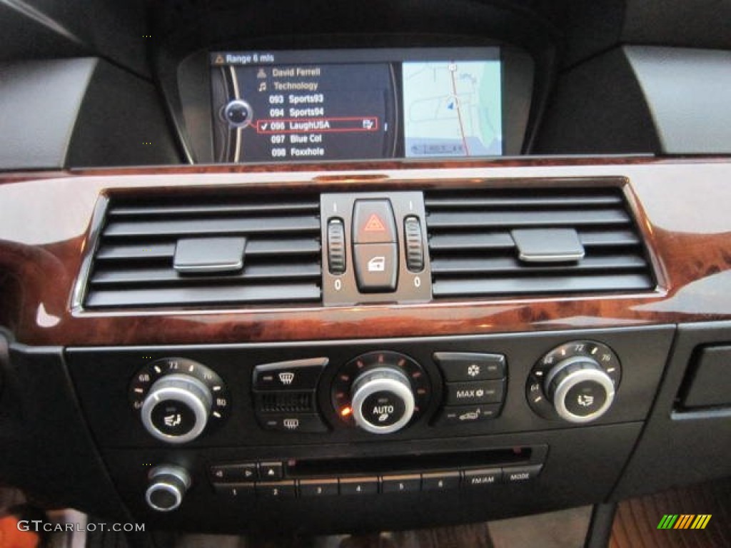2010 BMW 5 Series 535i xDrive Sports Wagon Controls Photo #59024682