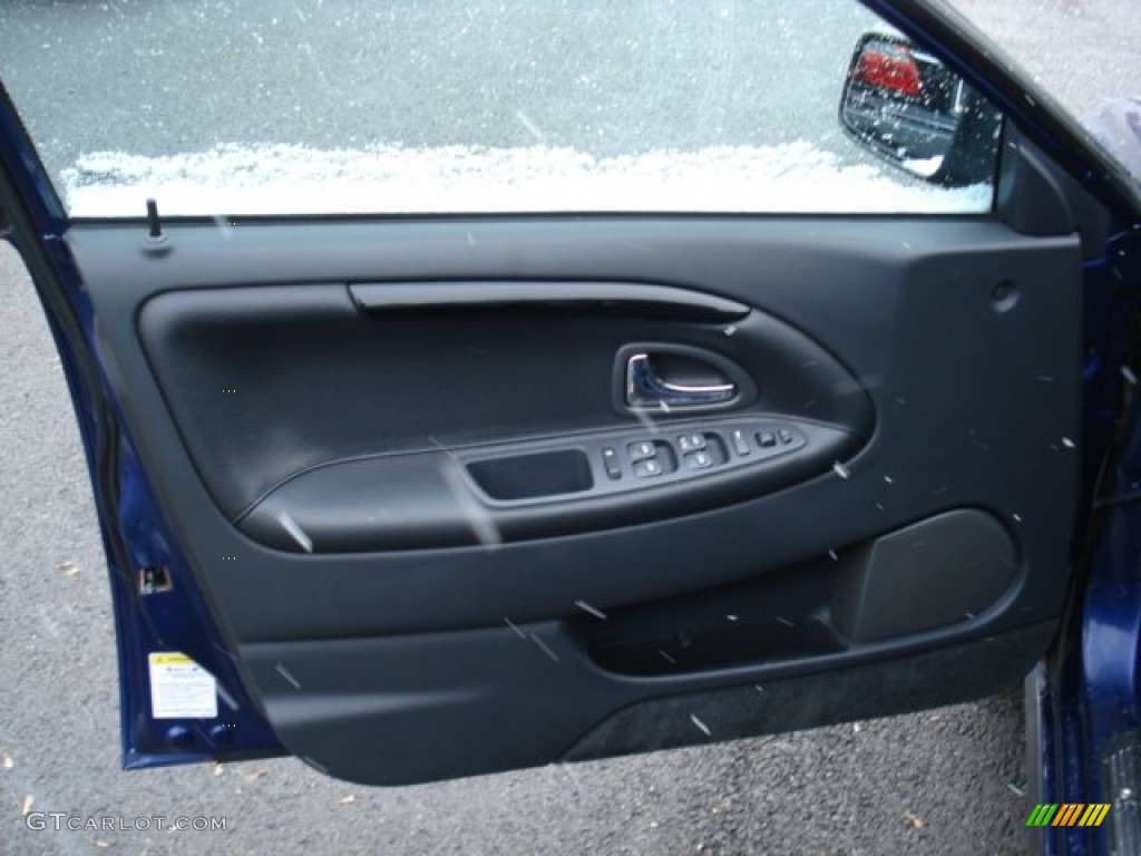 2004 Volvo S40 1.9T Door Panel Photos