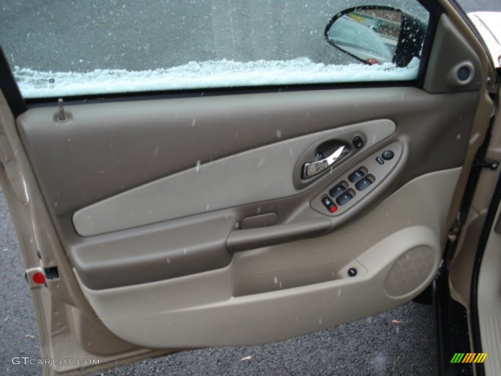 2005 Malibu Sedan - Light Driftwood Metallic / Neutral Beige photo #12