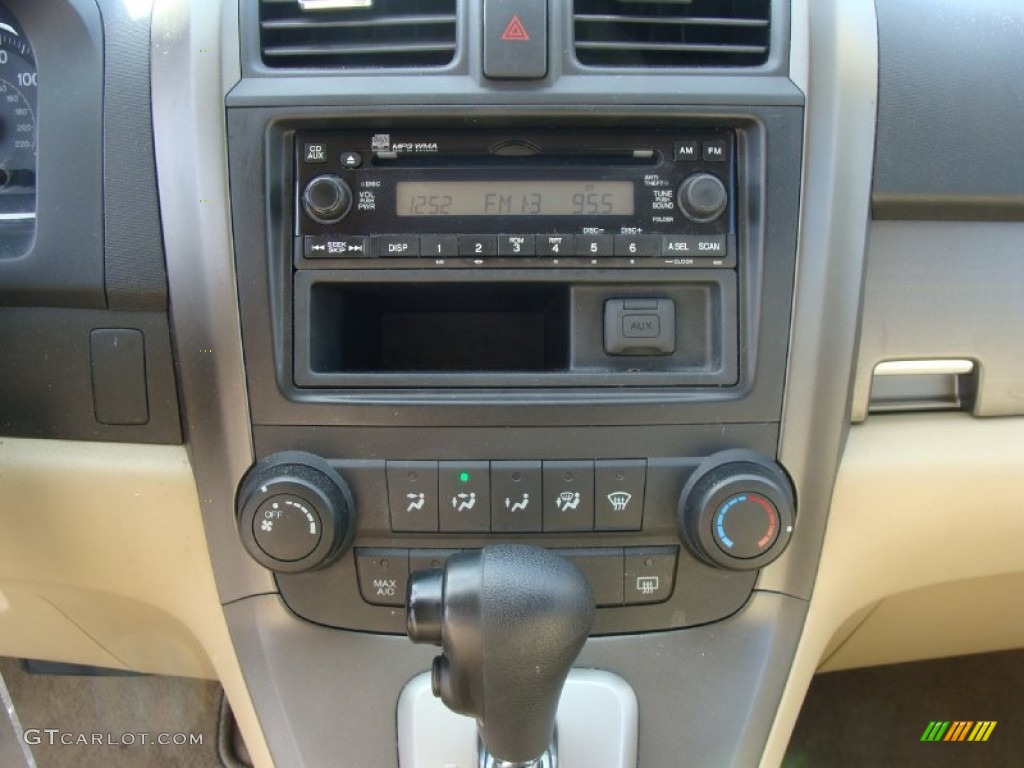 2009 Honda CR-V LX 4WD Controls Photos