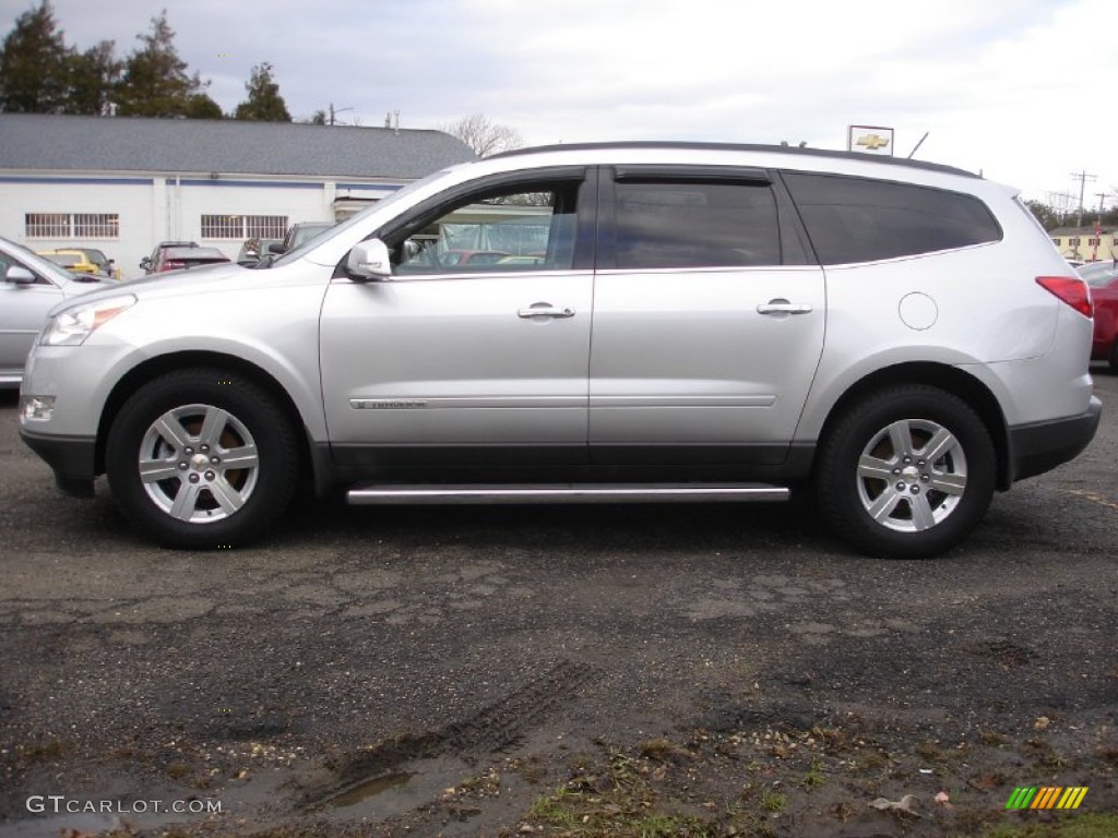 2009 Traverse LT AWD - Silver Ice Metallic / Ebony photo #9