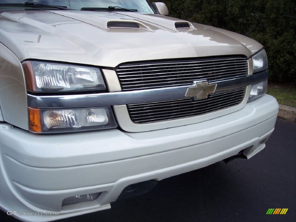 2006 Avalanche LT - Sandstone Metallic / Tan/Neutral photo #24