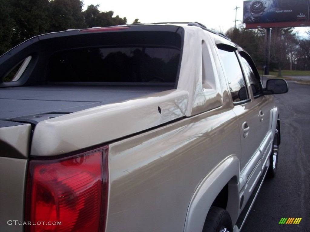 2006 Avalanche LT - Sandstone Metallic / Tan/Neutral photo #31