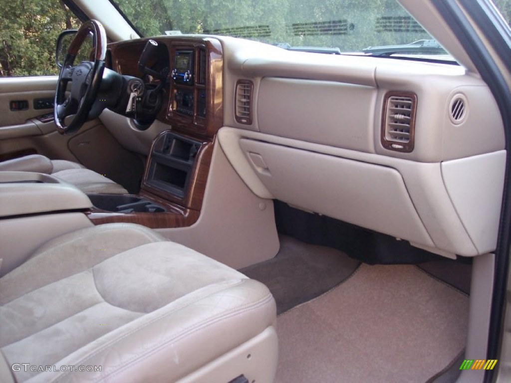2006 Avalanche LT - Sandstone Metallic / Tan/Neutral photo #47