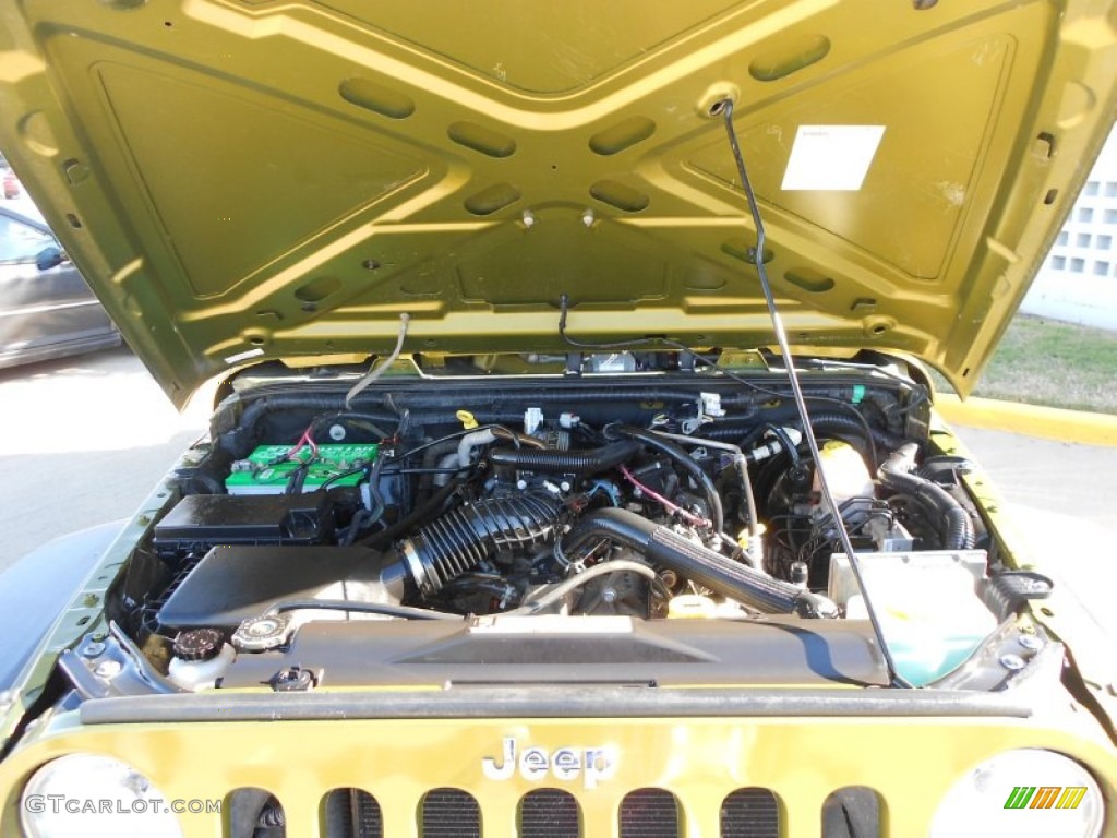 2007 Jeep Wrangler Unlimited Rubicon 4x4 Engine Photos