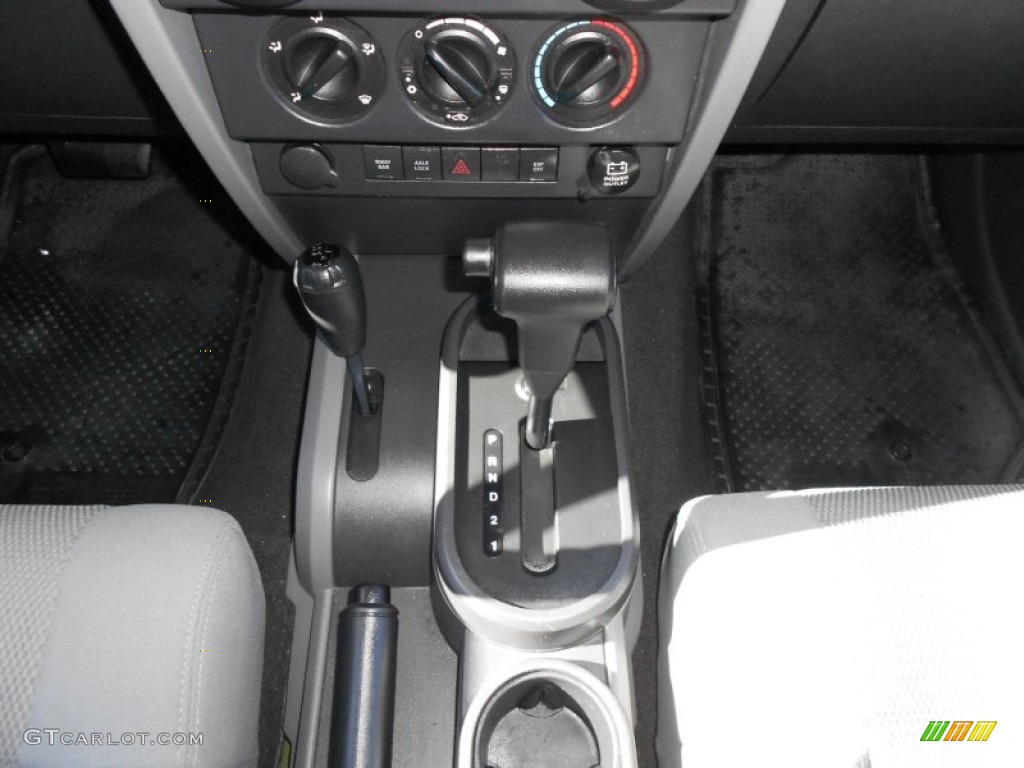 2007 Jeep Wrangler Unlimited Rubicon 4x4 Transmission Photos