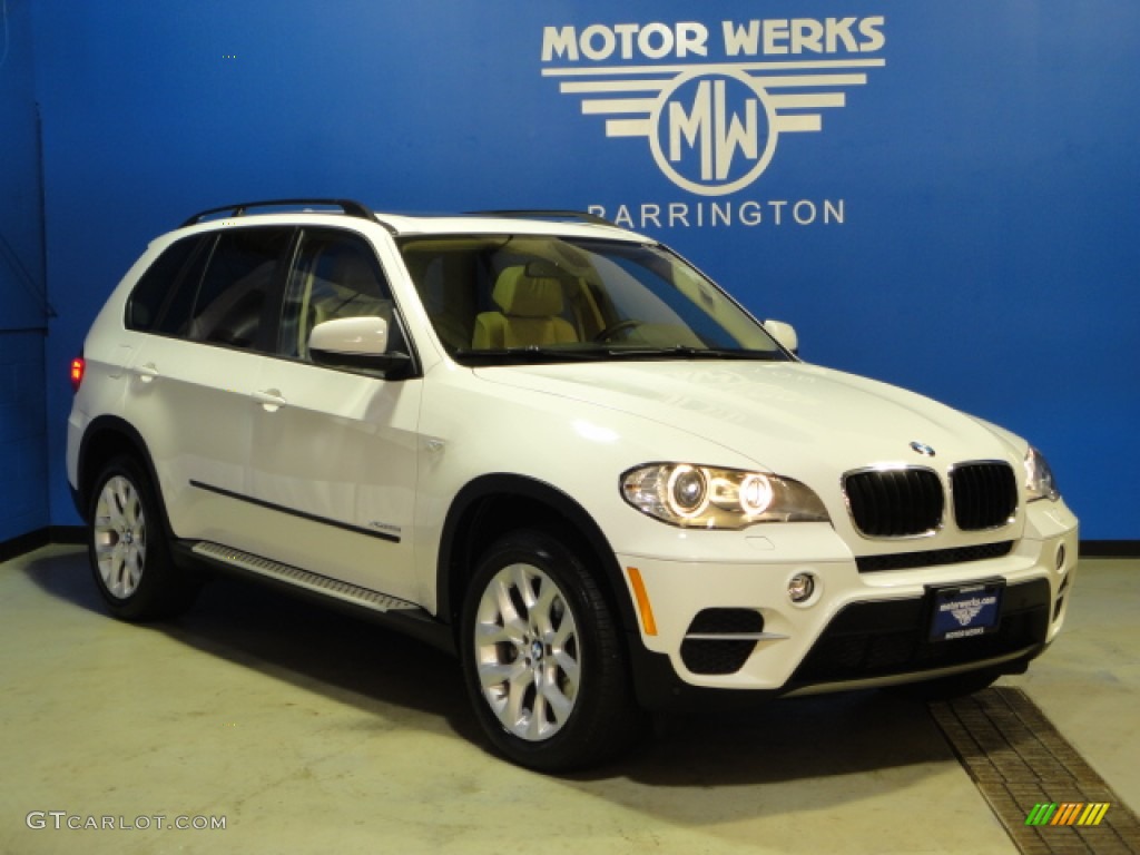 2011 X5 xDrive 35i - Alpine White / Sand Beige photo #1