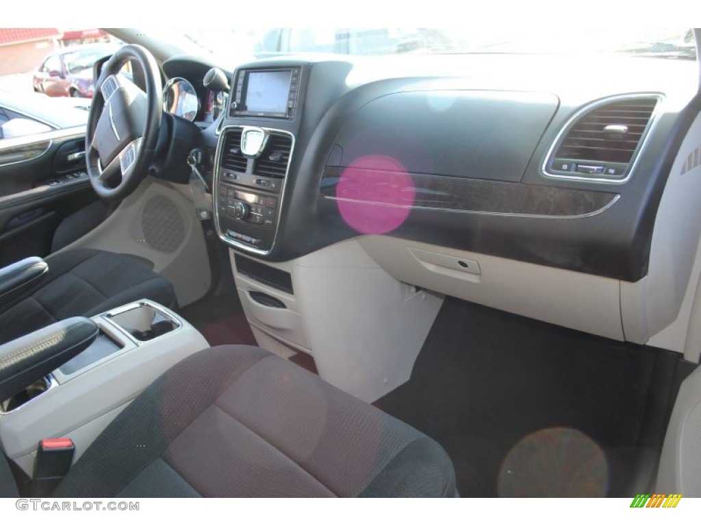 2011 Town & Country Touring - Deep Cherry Red Crystal Pearl / Black/Light Graystone photo #4