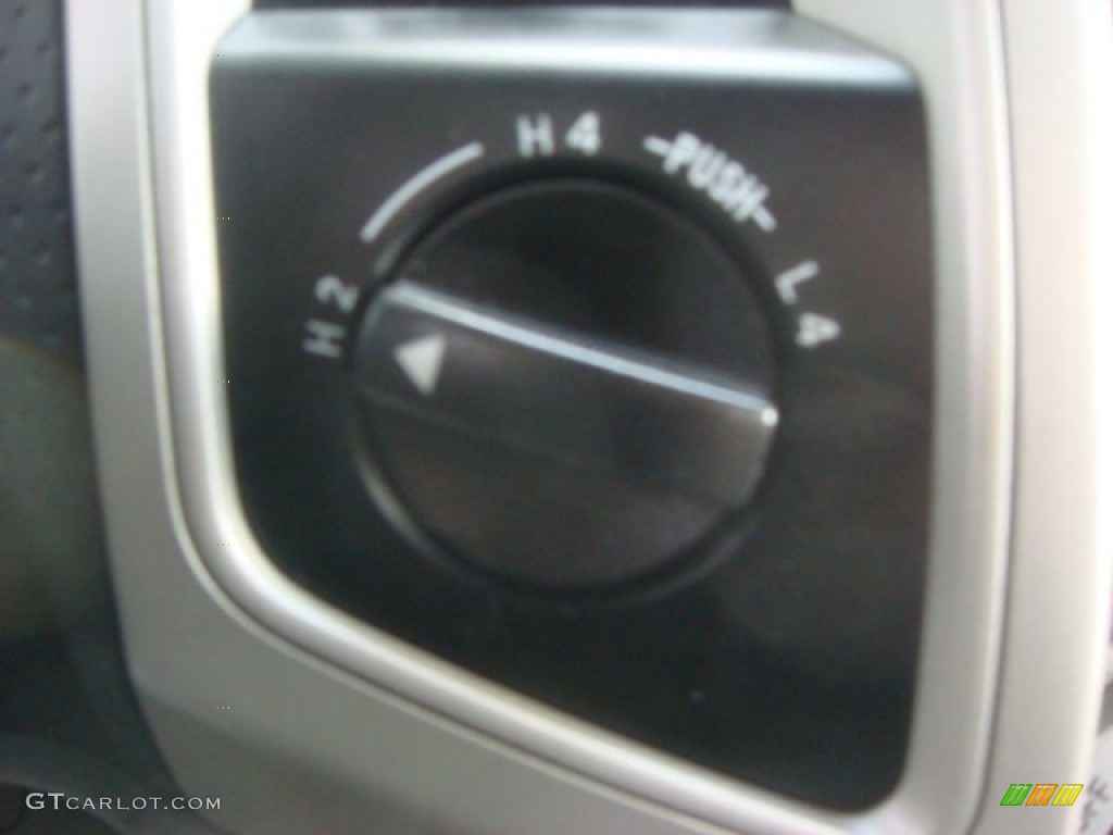 2005 Tacoma V6 TRD Sport Access Cab 4x4 - Silver Streak Mica / Graphite Gray photo #14