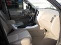 Black - Mariner Luxury 4WD Photo No. 4