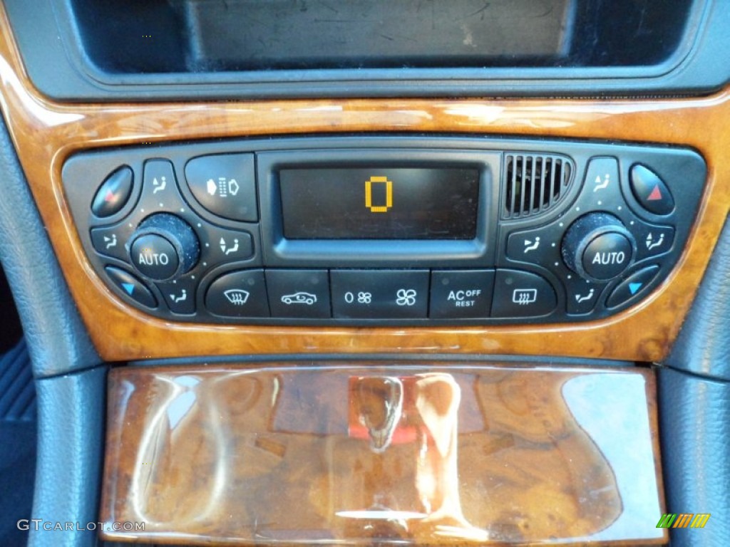 2003 Mercedes-Benz CLK 320 Coupe Controls Photo #59051186