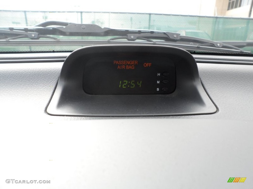 2010 Aveo LT Sedan - Sport Red / Charcoal photo #30