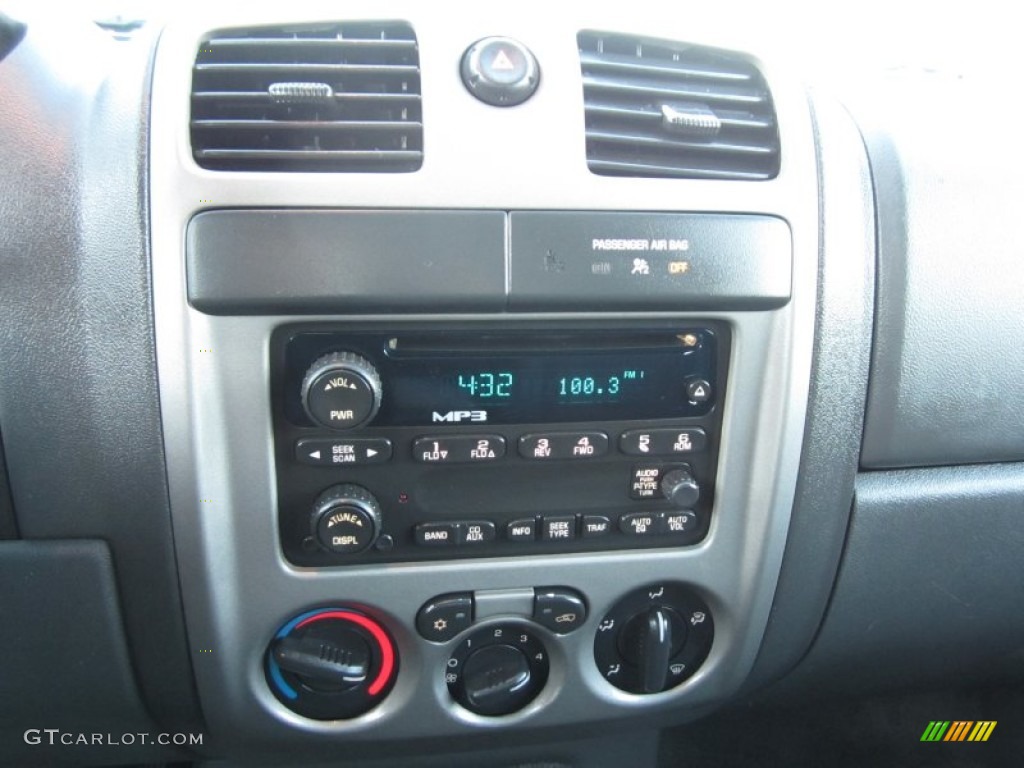 2006 Chevrolet Colorado Z71 Crew Cab Controls Photo #59055308