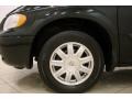 2007 Brilliant Black Crystal Pearl Chrysler Town & Country Touring  photo #18