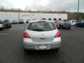 Brillant Silver - Versa 1.8 S Hatchback Photo No. 4