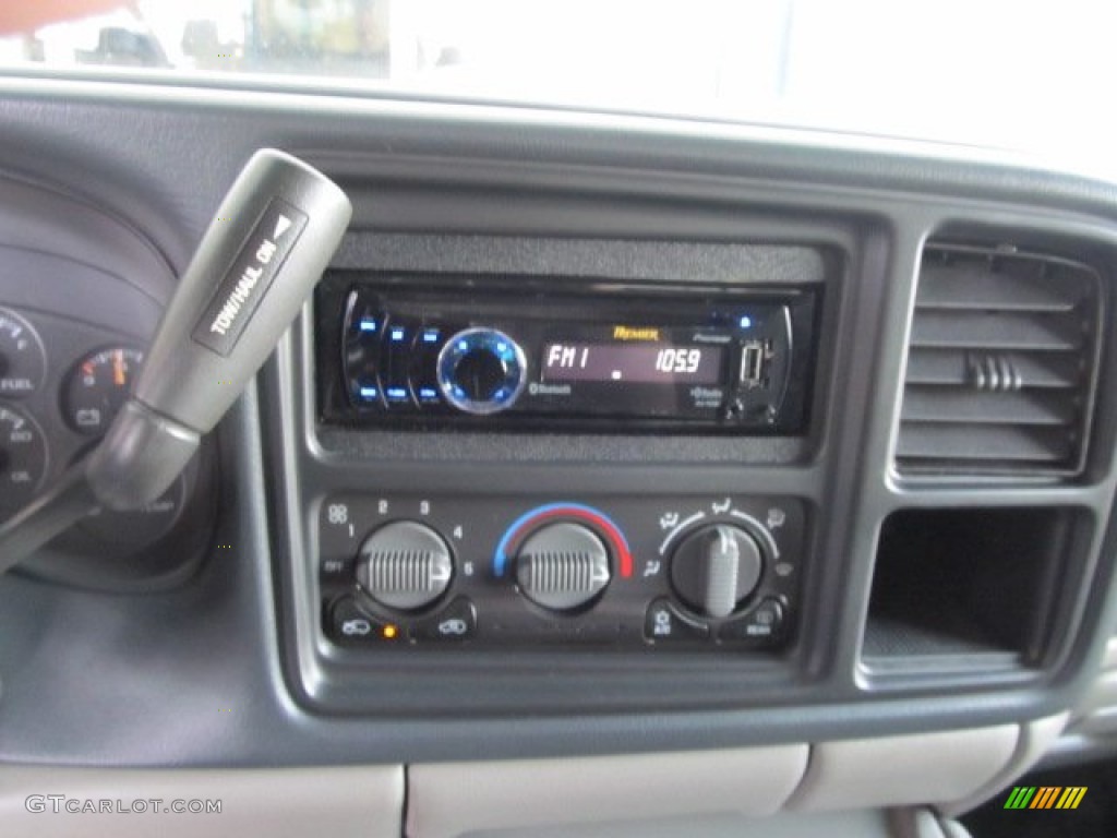 2000 Chevrolet Suburban 1500 LS 4x4 Controls Photos