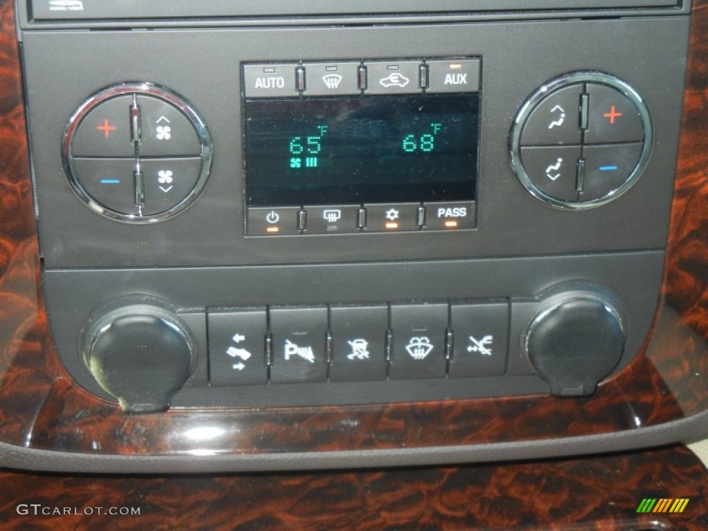 2008 GMC Yukon XL Denali Controls Photo #59065792