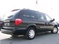 2007 Brilliant Black Crystal Pearl Chrysler Town & Country Touring  photo #2