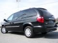 2007 Brilliant Black Crystal Pearl Chrysler Town & Country Touring  photo #3