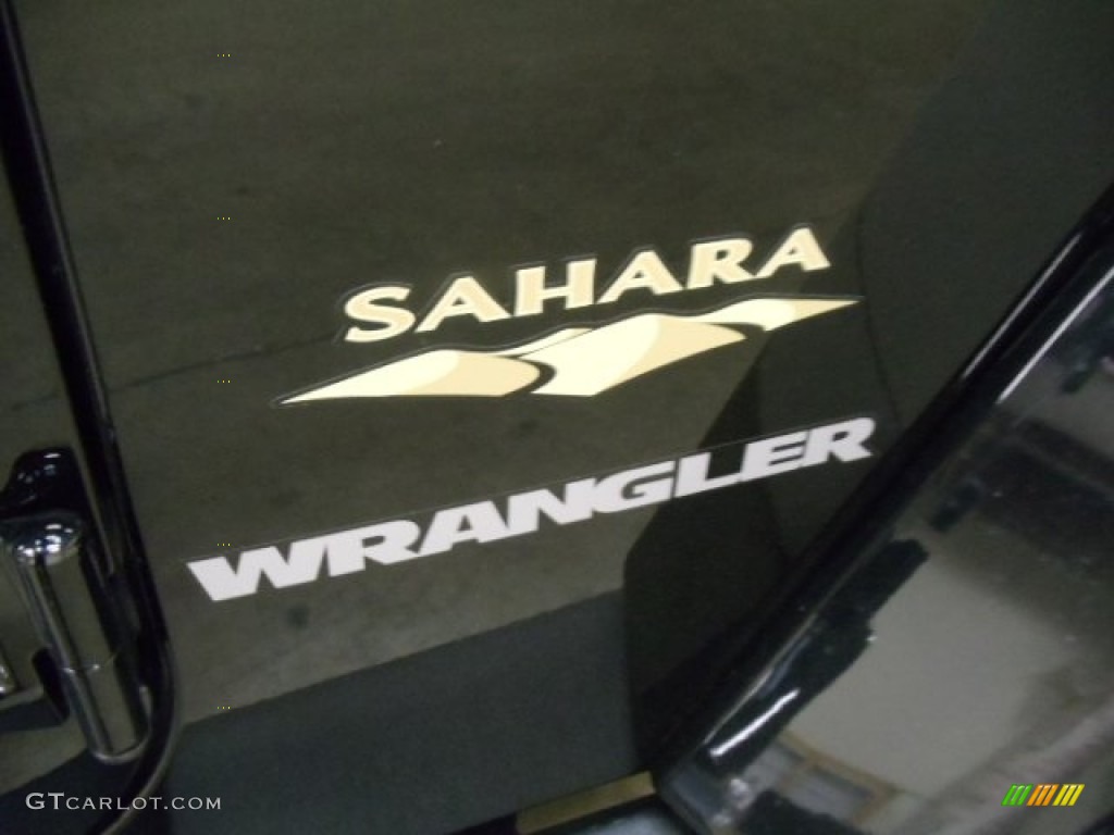 2012 Wrangler Sahara 4x4 - Black / Black/Dark Saddle photo #29