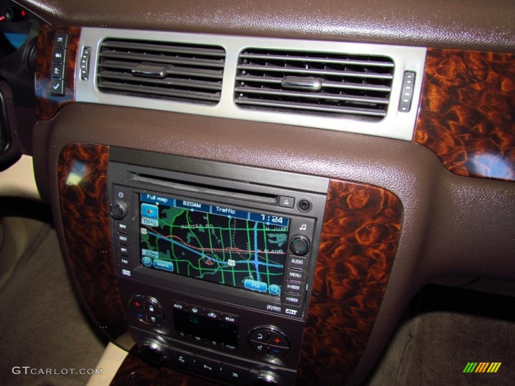 2010 GMC Yukon XL Denali Navigation Photos