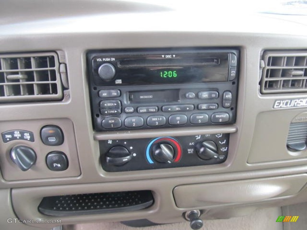 2000 Ford Excursion Limited 4x4 Audio System Photo #59067974