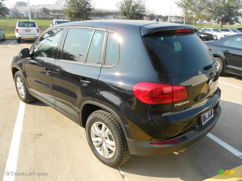 2012 Tiguan S - Deep Black Metallic / Black photo #5