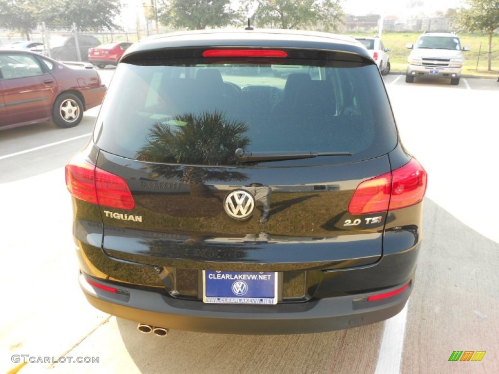 2012 Tiguan S - Deep Black Metallic / Black photo #6
