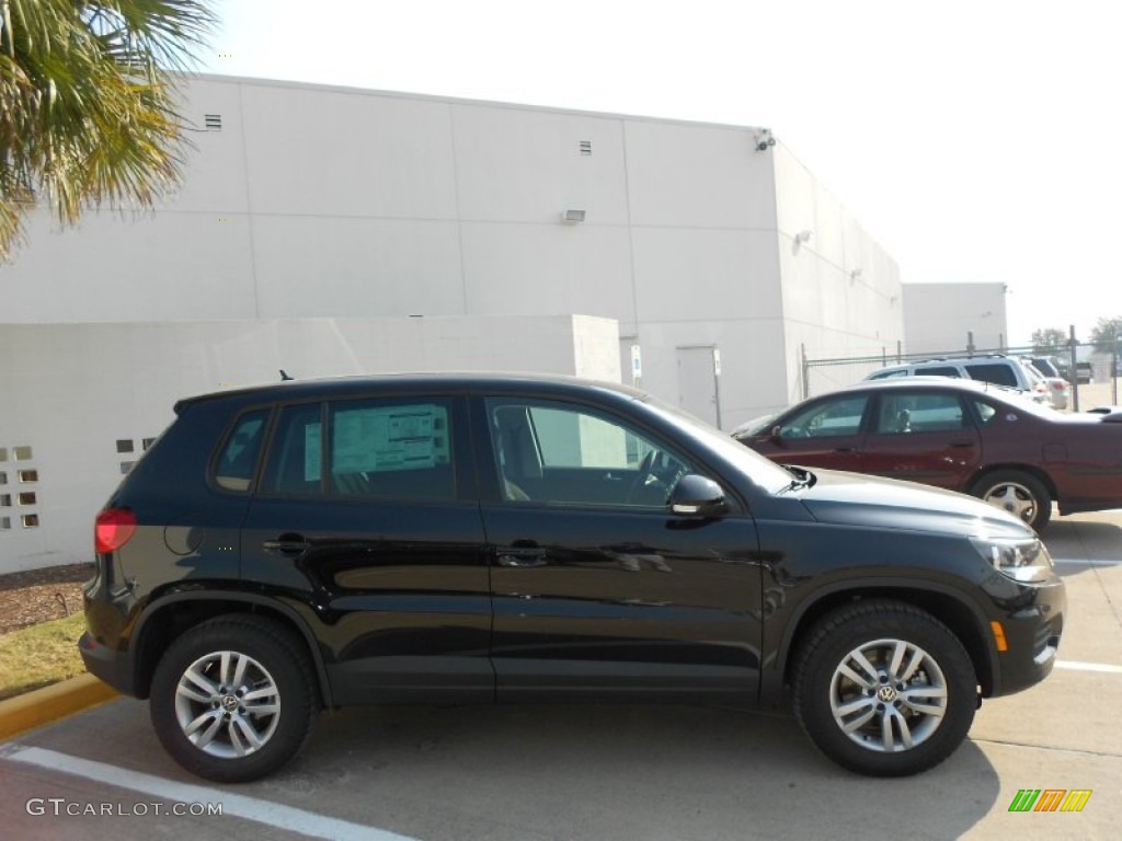 2012 Tiguan S - Deep Black Metallic / Black photo #8