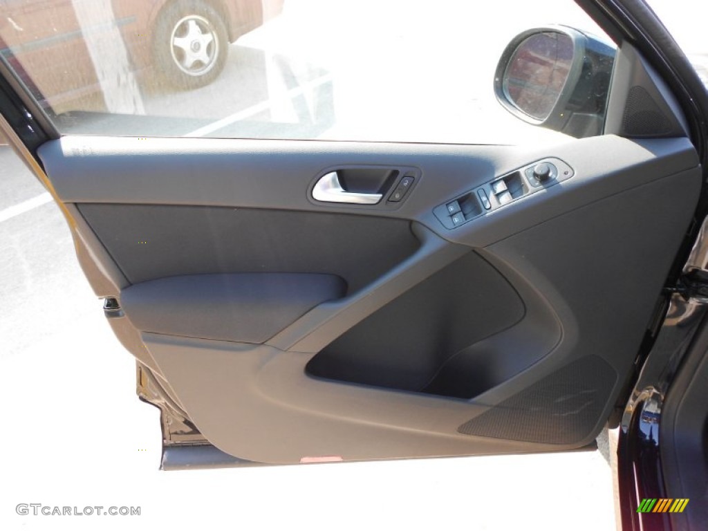 2012 Tiguan S - Deep Black Metallic / Black photo #10