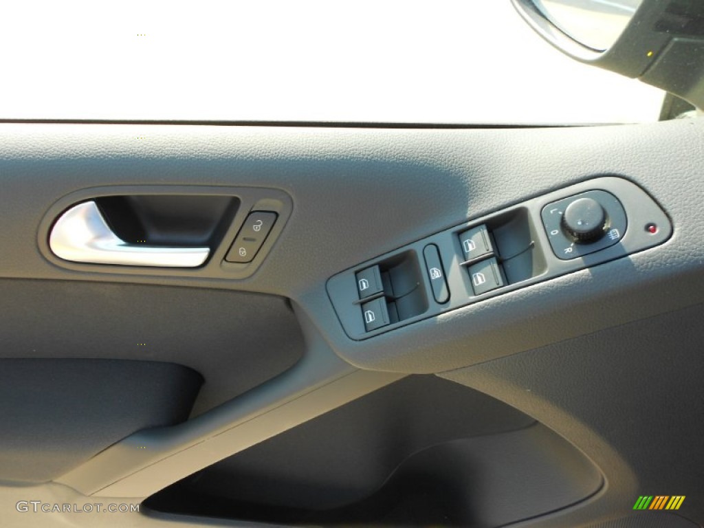 2012 Tiguan S - Deep Black Metallic / Black photo #21