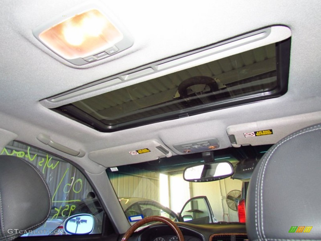 2005 XG350 L - Powder White Pearl / Black photo #18