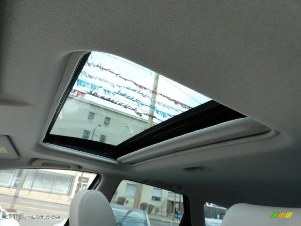 2012 Mazda CX-7 i Sport Sunroof Photos