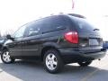 Brilliant Black Crystal Pearl - Caravan SXT Photo No. 2