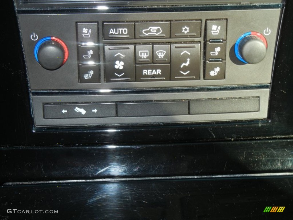 2010 Cadillac Escalade Luxury Controls Photo #59070998