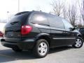 Brilliant Black Crystal Pearl - Caravan SXT Photo No. 3