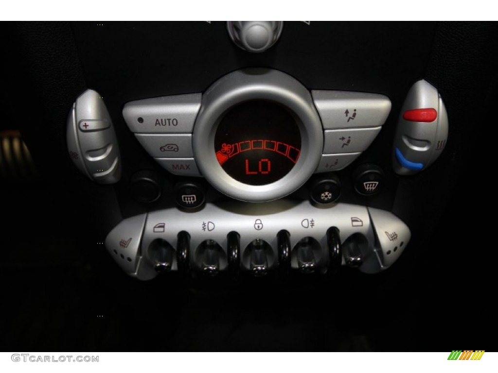 2009 Cooper S Hardtop - Chili Red / Checkered Carbon Black/Black photo #22