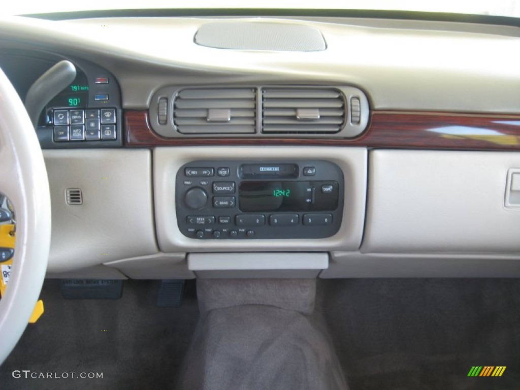 1997 DeVille Sedan - White / Cappuccino Cream photo #26